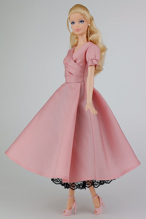 Barbie 世界モロッコバービーの人形