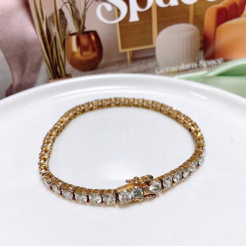 [Western antique jewelry] Sparkling diamond ornate circle buckle Rhine chain bracelet bracelet - สร้อยข้อมือ - เครื่องประดับ สีทอง