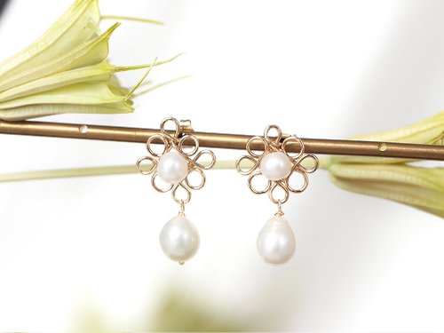 A.N 14kgf-flower motif pearl pierced earrings/can change to clip-on
