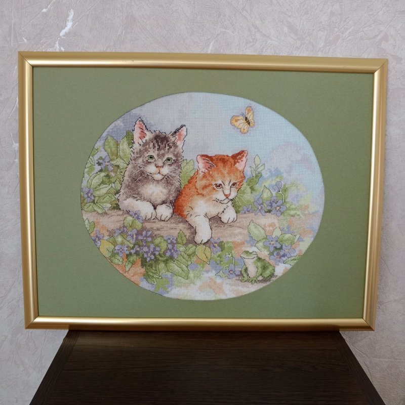 Handmade Little Kitten Painting Unique Wall Art Finished Cross Stitch - 壁貼/牆壁裝飾 - 棉．麻 綠色