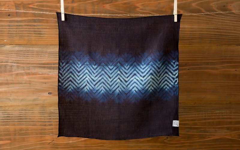 The indigo tie-dye Organic linen handkerchief (Yamaji) - อื่นๆ - ผ้าฝ้าย/ผ้าลินิน สีน้ำเงิน