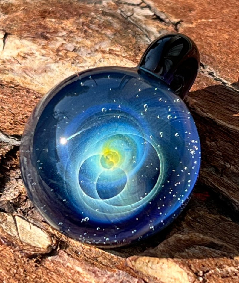 boroccus 星雲星系 3D 圖案　迷你尺寸　硼矽酸鹽玻璃吊墜 - 項鍊 - 玻璃 藍色