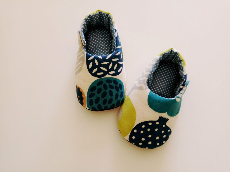 Yasushi gift birthday gift baby shoes 11/12 - รองเท้าเด็ก - ผ้าฝ้าย/ผ้าลินิน หลากหลายสี