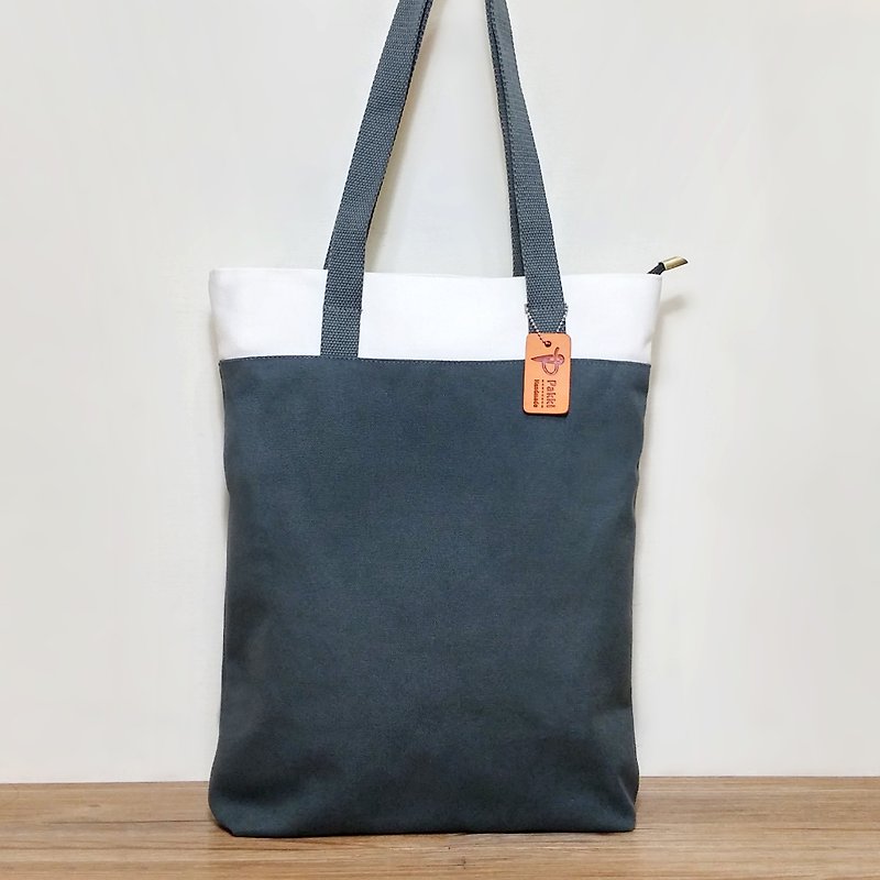 Gray & white handmade canvas bag 〈Pakki〉 - กระเป๋าแมสเซนเจอร์ - ผ้าฝ้าย/ผ้าลินิน สีเทา