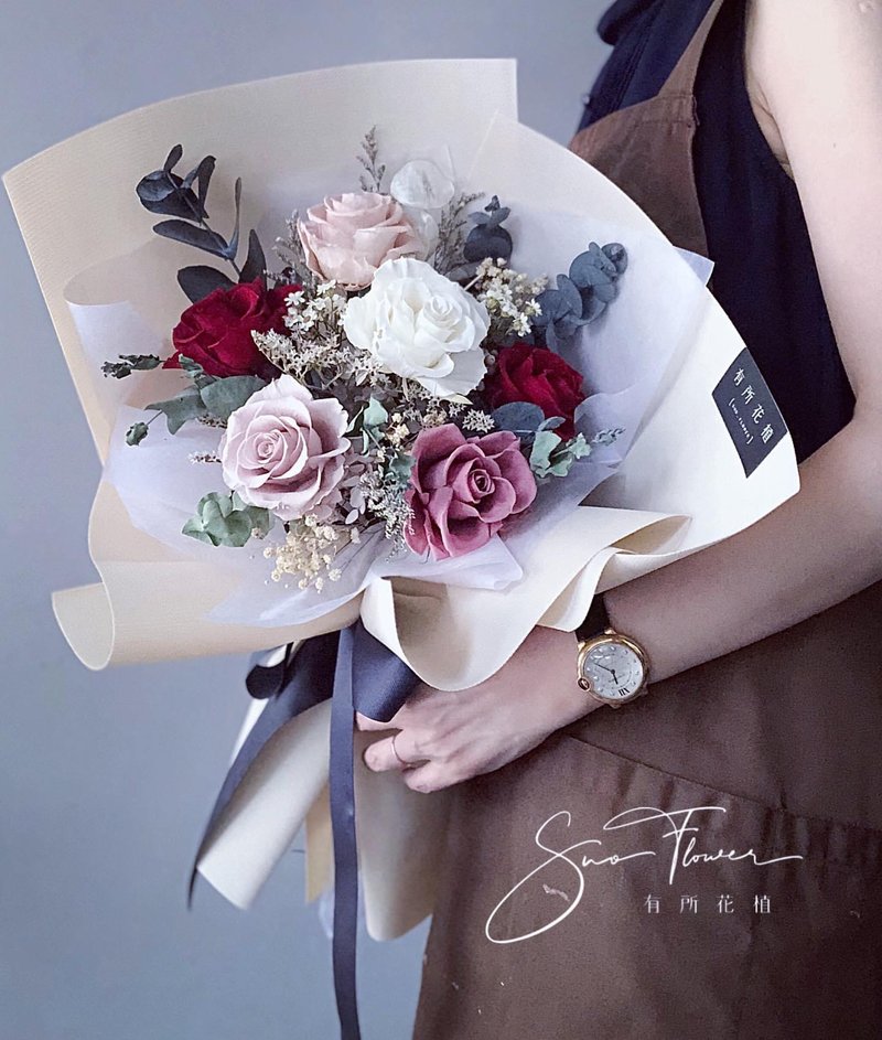 Flower bouquet/Confession bouquet/Proposal bouquet/Birthday gift/Graduation bouquet - ช่อดอกไม้แห้ง - วัสดุอื่นๆ 