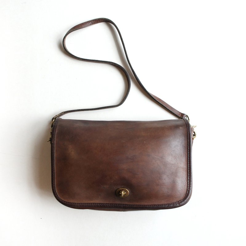 A ROOM MODEL - VINTAGE，BC-2550 COACH咖啡色長型釦式方包 - 側背包/斜背包 - 真皮 咖啡色