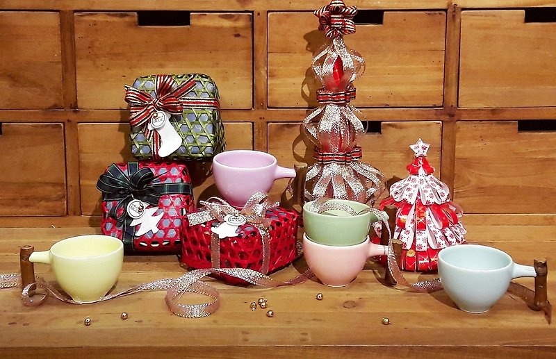 [台客蓝] This Christmas is good for you!! Coffee cup/tea cup single entry (Youqing Coffee Christmas Hardcover Edition) - Mugs - Pottery Multicolor