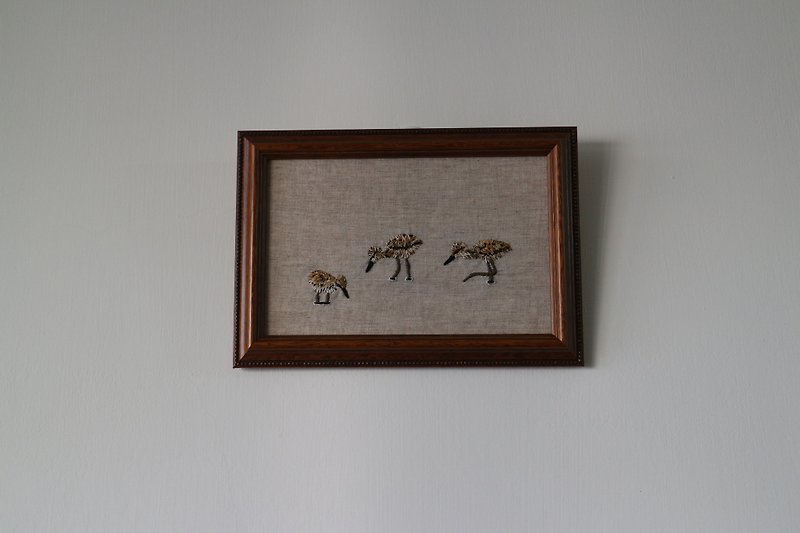 Embroidered bird set _ stilt nestlings in the embroidery - กรอบรูป - งานปัก สีนำ้ตาล