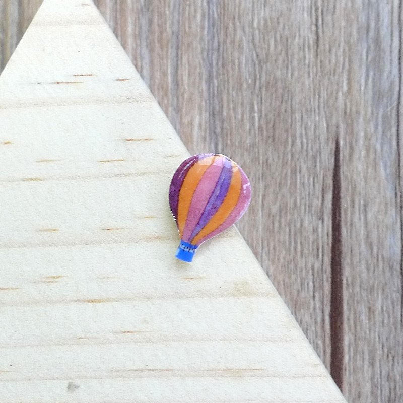 Misssheep - [在晴天出發] 手繪水彩風 熱氣球(橙紅) 手作耳環 (耳針 / 可轉透明耳夾) [單隻] - 耳環/耳夾 - 塑膠 