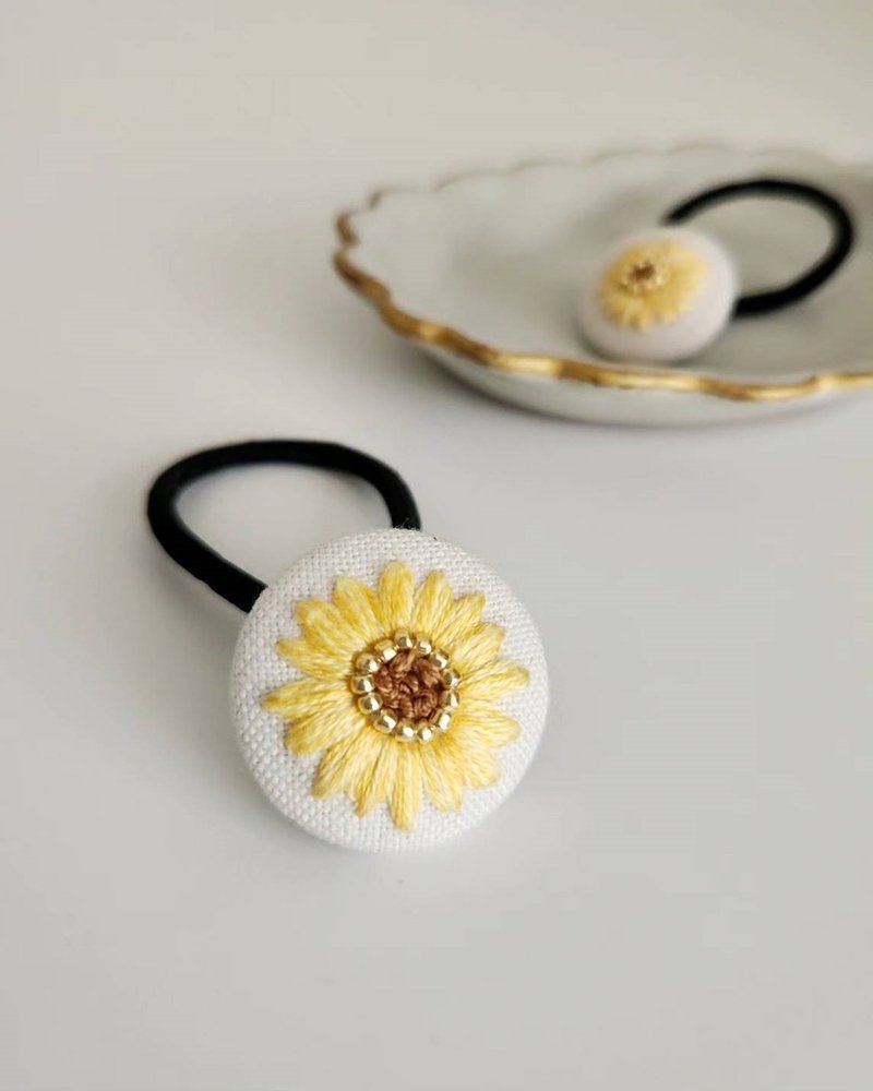 Xiangyangmiguo-large sunflower hair tie - เครื่องประดับผม - วัสดุอื่นๆ 