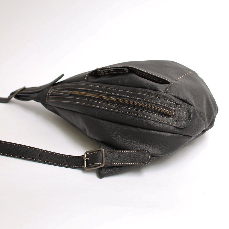 Made-to-order / Body bag Total leather - กระเป๋าเป้สะพายหลัง - หนังแท้ สีดำ