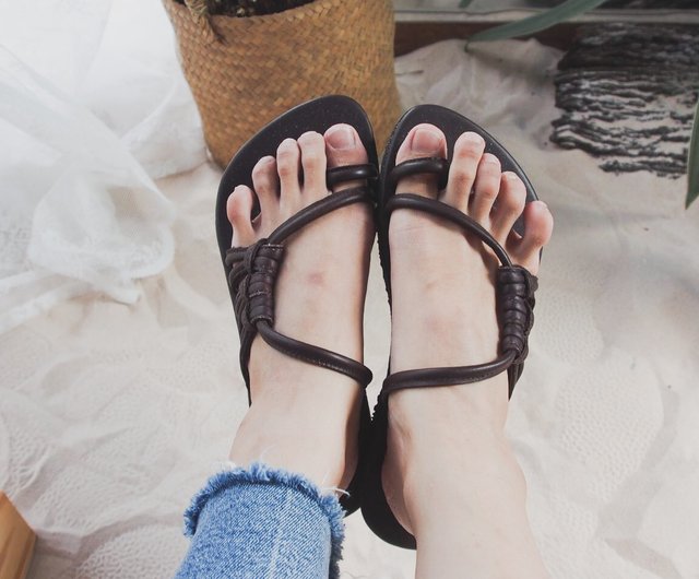 Simple shoes online sandals