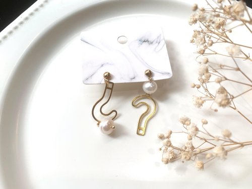 璦薇兒【Doris】手作時尚飾品 不對稱?珍珠黃銅耳環 可免費修改夾式耳環