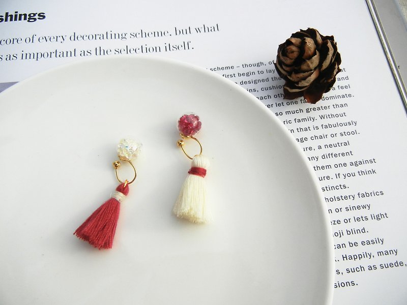 *coucoubird*Christmas tassel earrings - Earrings & Clip-ons - Glass Red