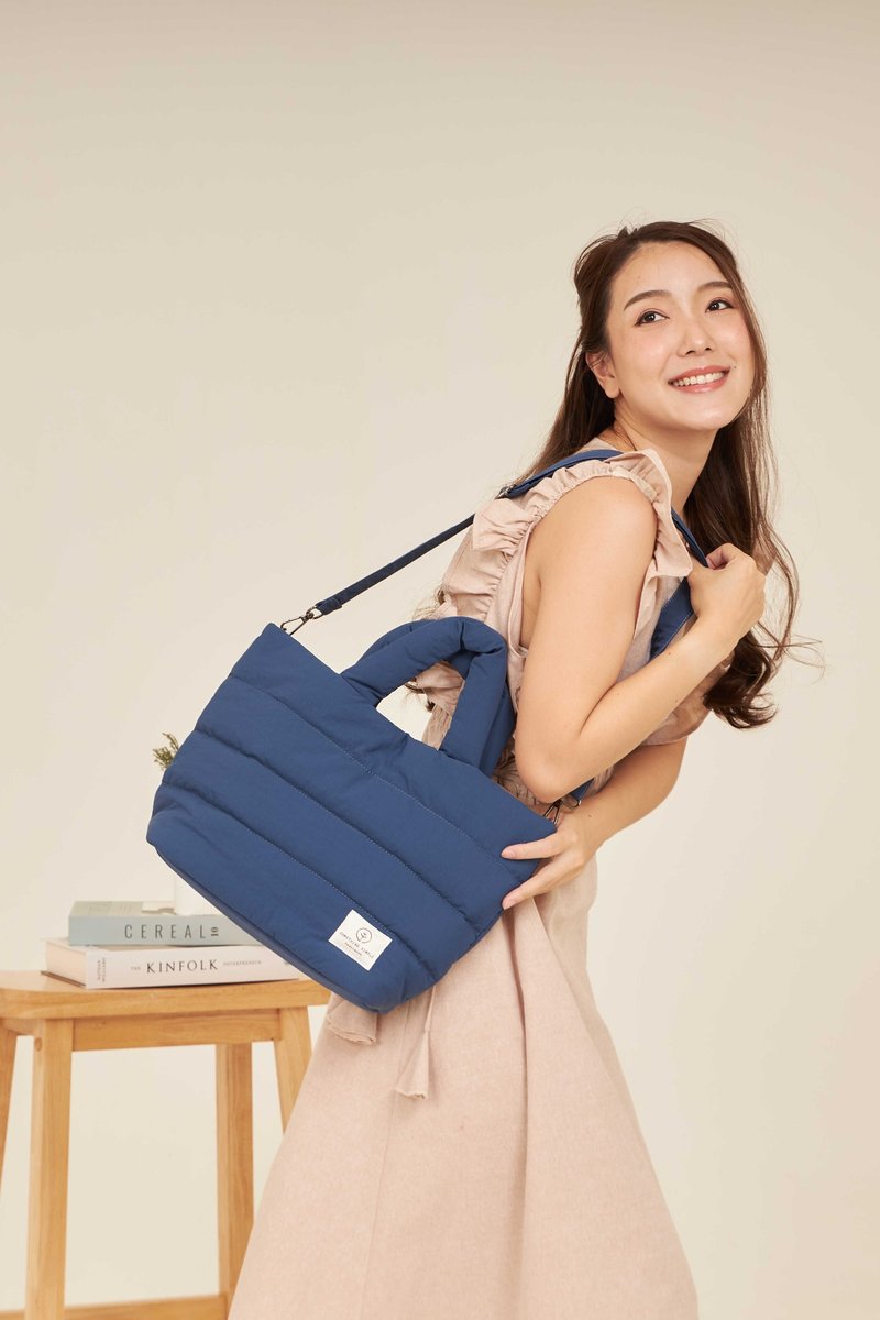 PUFF - nylon puffy tote bag (navy) - กระเป๋าถือ - ไนลอน สีน้ำเงิน