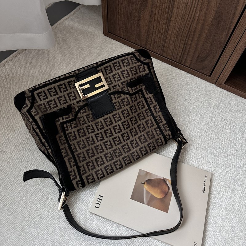 FENDI 芬迪 Mamma Baguette 棕色 單肩包 - 側背包/斜背包 - 棉．麻 咖啡色