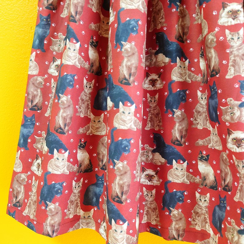 Cat and cat paws polka dot skirt / made in JAPAN / USA fabric / Free size - กระโปรง - ผ้าฝ้าย/ผ้าลินิน สีนำ้ตาล