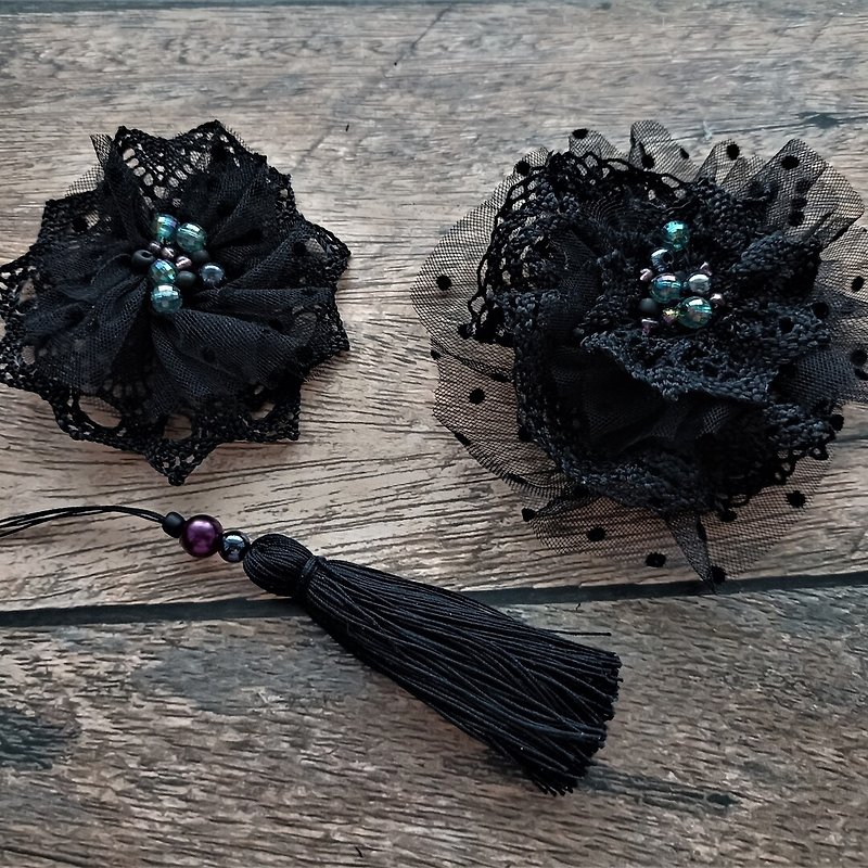 Black lace flowers and Tassel kit Fringle beads DIY junk journal set 3 pcs. - สมุดบันทึก/สมุดปฏิทิน - กระดาษ สีดำ