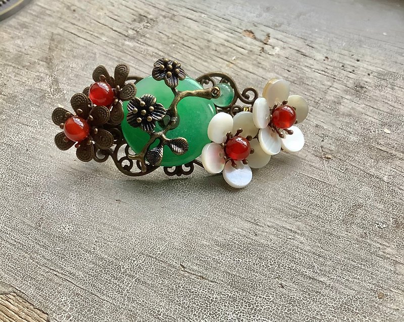Meow hand-made ~ retro green floating flower peace jade buckle small spring hairpin/bronze bottom/white flower - Hair Accessories - Other Materials 