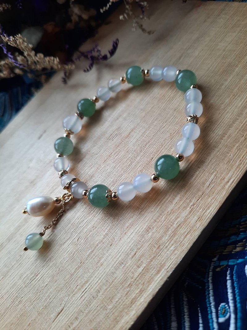 -Natural stone hand-made-design (Dongling jade x lychee jelly x freshwater pearl droplet) - สร้อยข้อมือ - คริสตัล สีเขียว