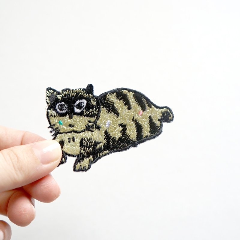 Chubby Tabby Cat Embroidery Pin/Applique - Brooches - Thread Black