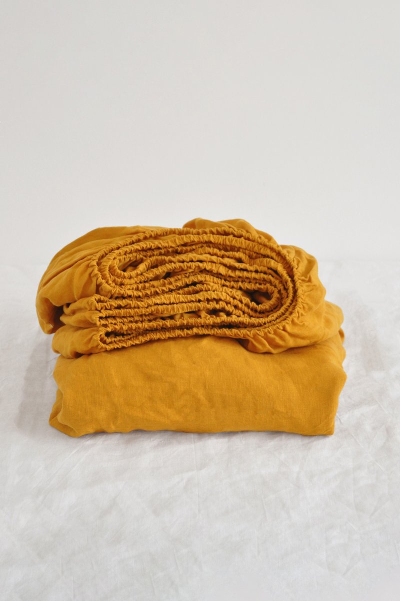 Turmeric linen fitted sheet / Softened linen bed sheet / Deep pocket - 寢具/床包 - 亞麻 黃色