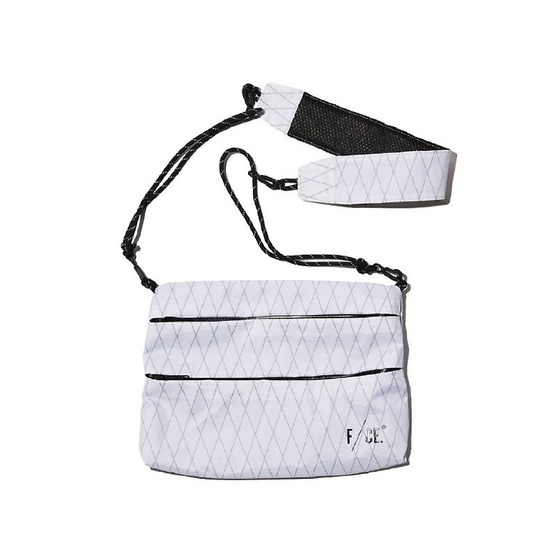 F/CE. x DYCTEAM - X-PAC Sacoche L Side Backpack (Large - WHITE/White) - กระเป๋าแมสเซนเจอร์ - วัสดุกันนำ้ ขาว