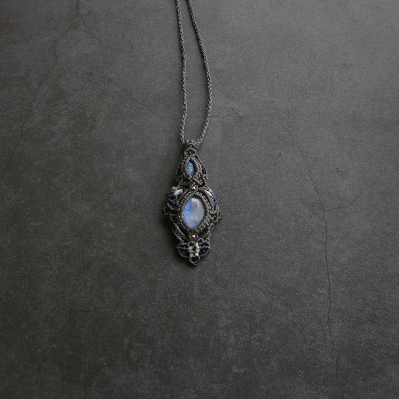 月之聖石-月光石天然石南美蠟線編織 - 項鍊 - 水晶 藍色