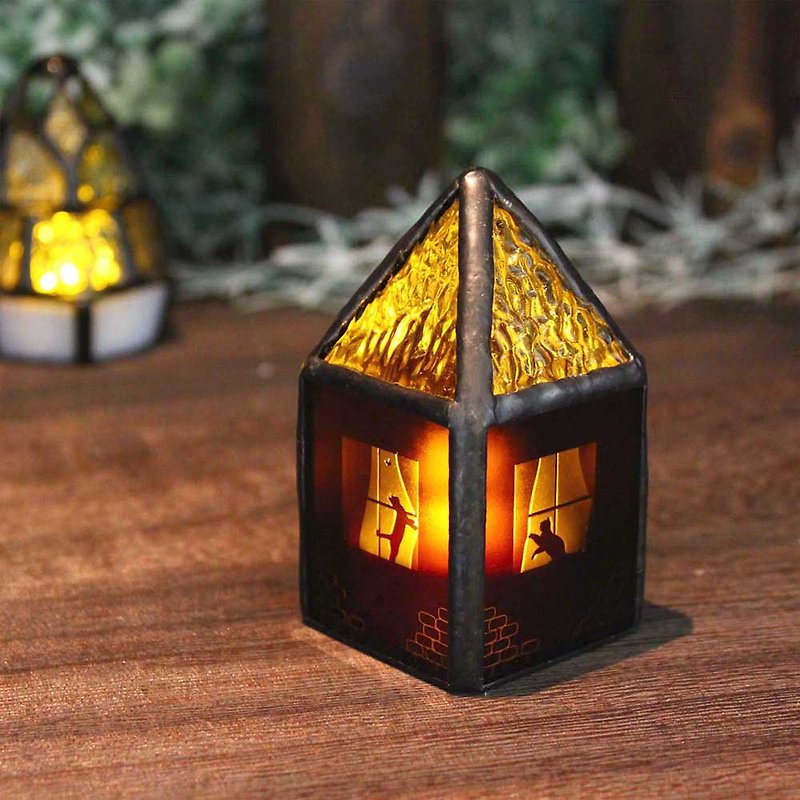 [Red house with a cat] Stained glass, mini lamp with LED light, name engraved (option sold separately) - Lighting - Glass Red