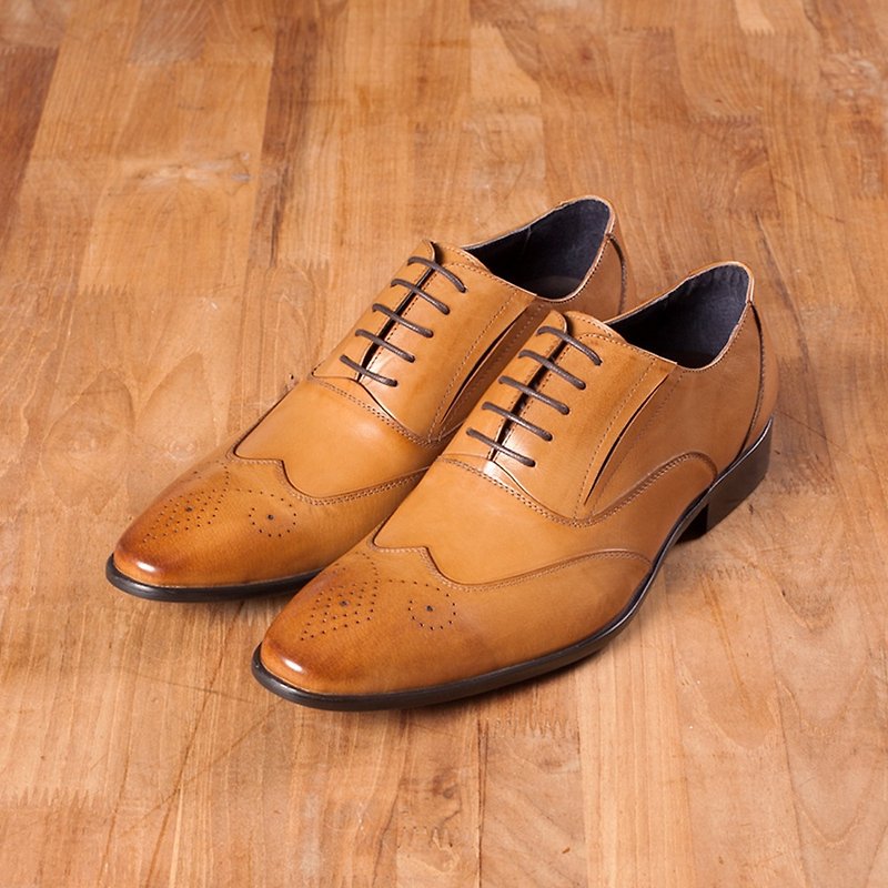 Vanger elegant and beautiful ‧ fashionable gentry carved leather shoes Va88 brown - รองเท้าลำลองผู้ชาย - หนังแท้ สีนำ้ตาล