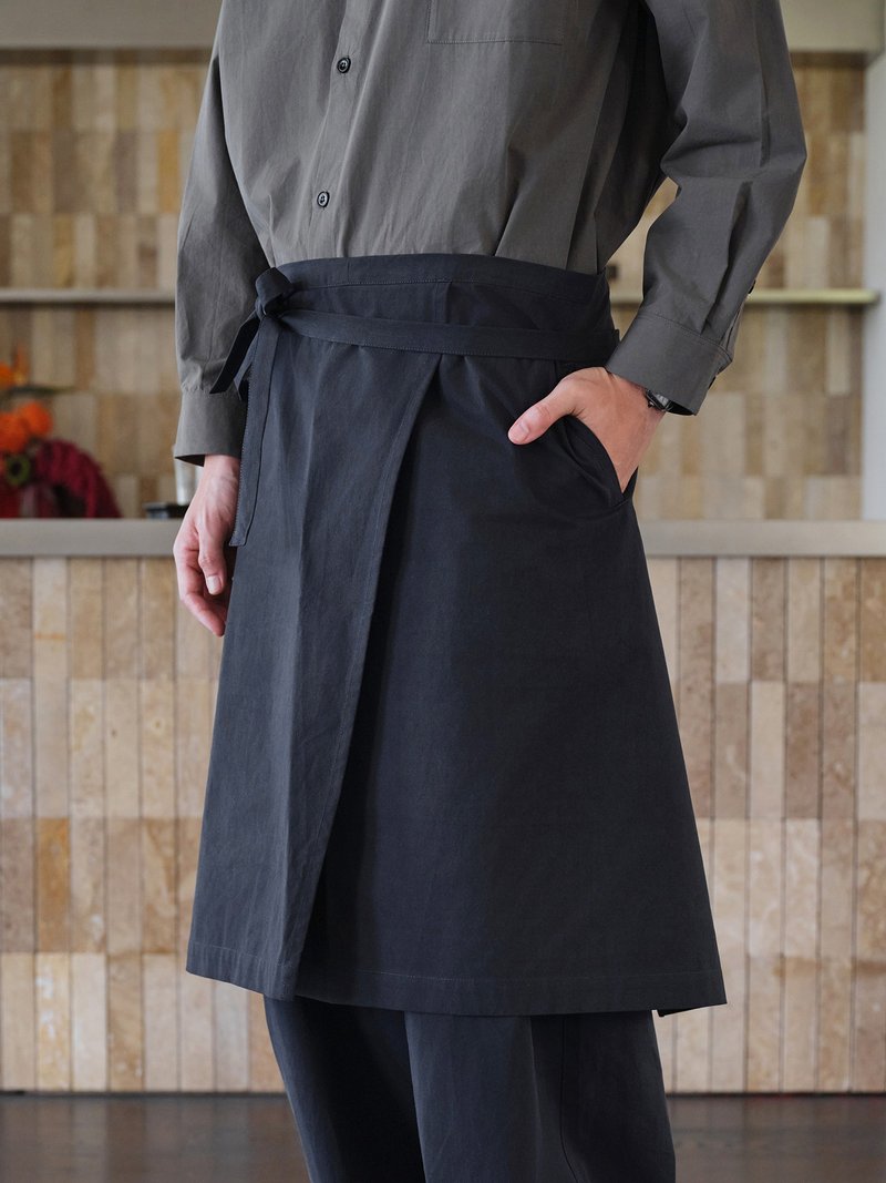 鹿造 LUZAO 斜めスリット入りハーフエプロン 男女兼用 - エプロン - コットン・麻 ホワイト