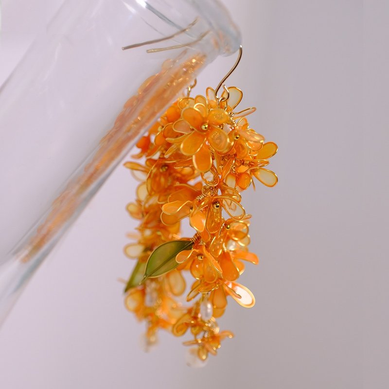 Blossoms/Golden Osmanthus/Dangle. Long Earrings. Sense of Presence - ต่างหู - เรซิน สีส้ม