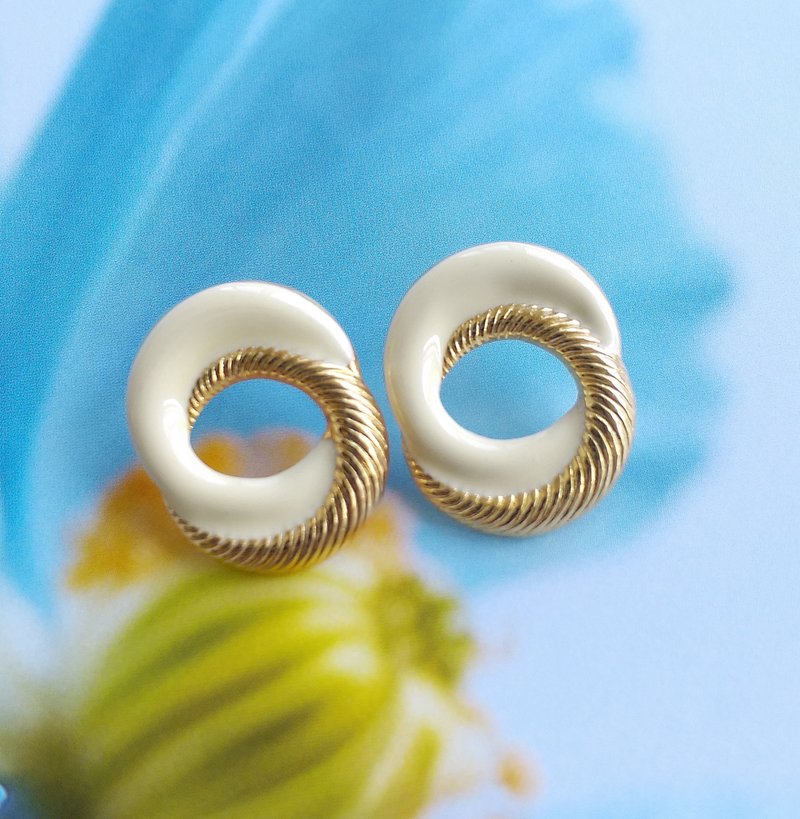 Vintage Jewelry 西洋古董飾品 復古 簡約 白琺瑯 雙圈 針式耳環 - 耳環/耳夾/耳骨夾 - 其他金屬 透明