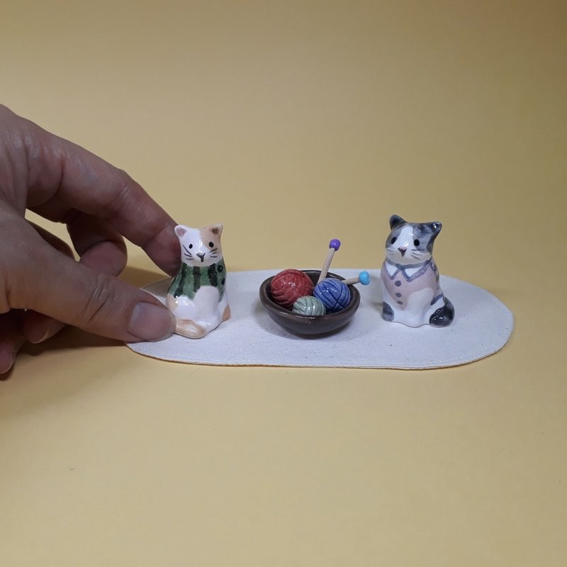 ceramic miniature Cat Doll Set A/B - 花瓶/花器 - 瓷 多色