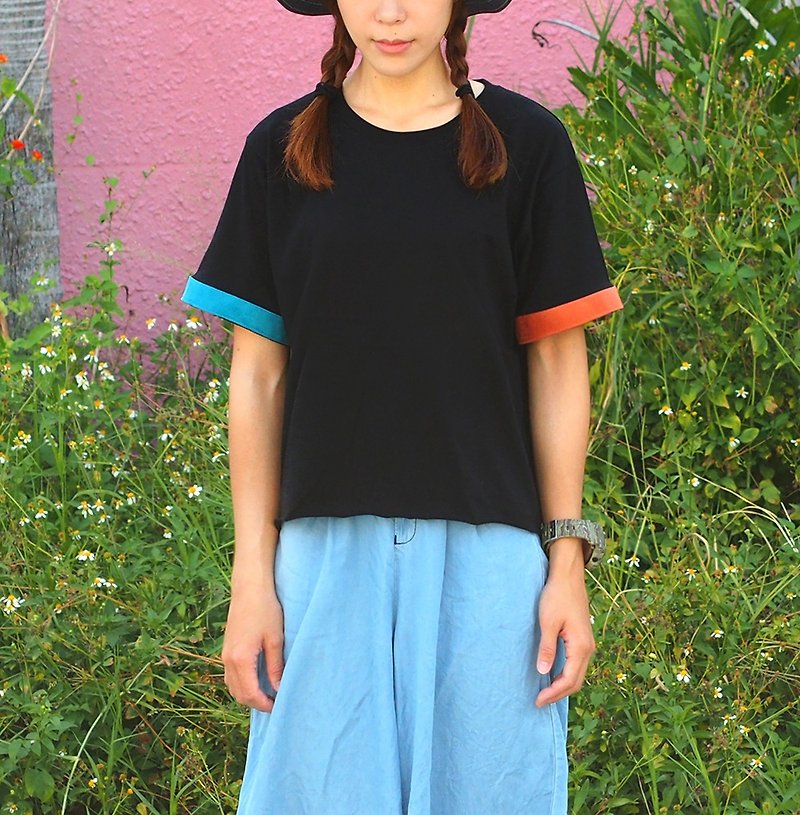 Maverick Village Women's Short Sleeve T-Shirt Simple Colorblock [Children's Time] T-31 Orange/Peacock Blue - เสื้อยืดผู้หญิง - ผ้าฝ้าย/ผ้าลินิน สีดำ