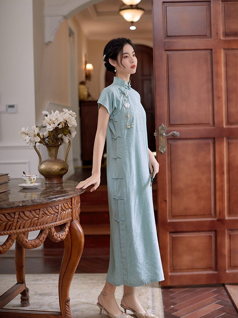 青緑色のワンチン半袖レーヨンレーヨンジャカードカーディガンチャイナドレスレトロ改良された新しい中国のナショナルスタイルのドレス - チャイナドレス - ポリエステル グリーン