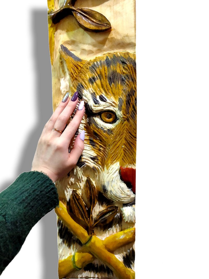 Wood tiger wall decor Carved tiger Tiger figure Tiger statue Tiger sculpture - ตกแต่งผนัง - ไม้ สีส้ม