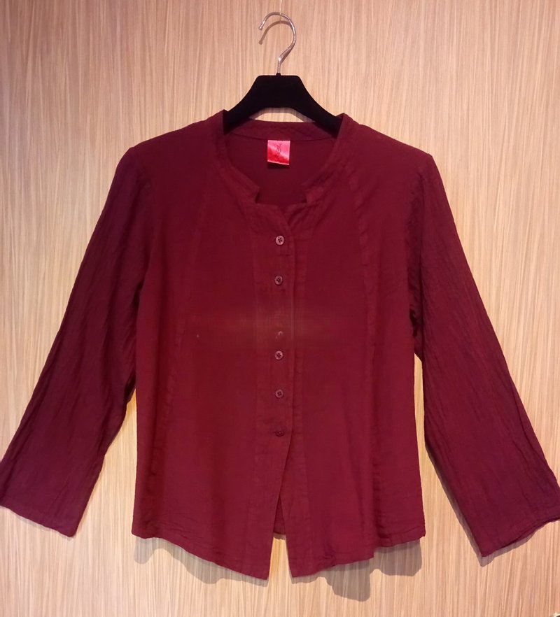 [Slow voice] [Early Autumn] Small stand-up collar buttoned top - Women's Tops - Cotton & Hemp 