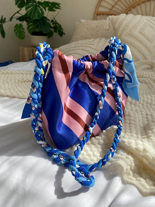 Sue Mykonos Stripe Twist Bag