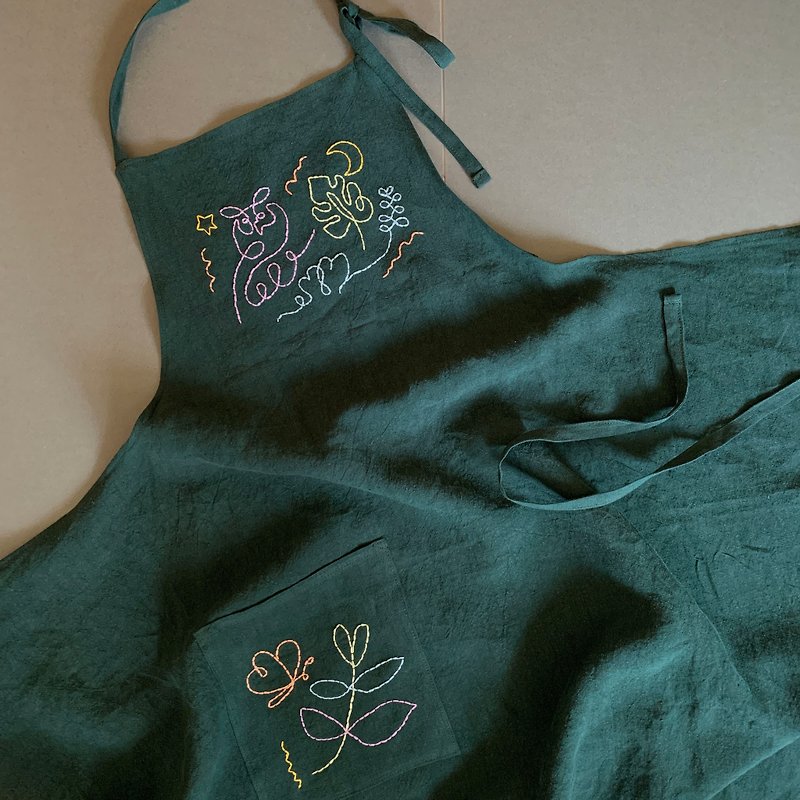 オリジナル刺繍エプロン　フクロウと森　ダークグリーン - 圍裙 - 棉．麻 綠色