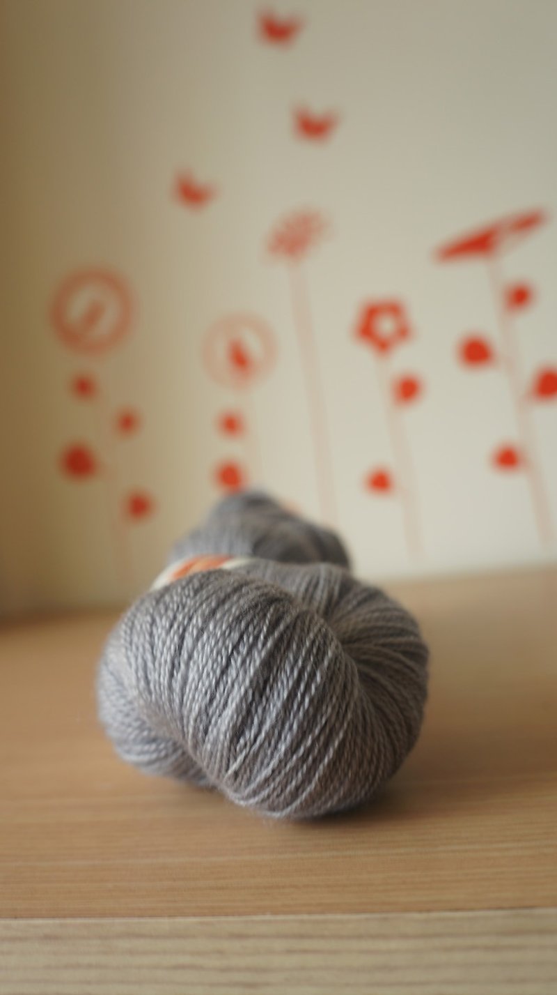 Hand-dyed lace line Iron gray (BFL / Silk) - Knitting, Embroidery, Felted Wool & Sewing - Wool 