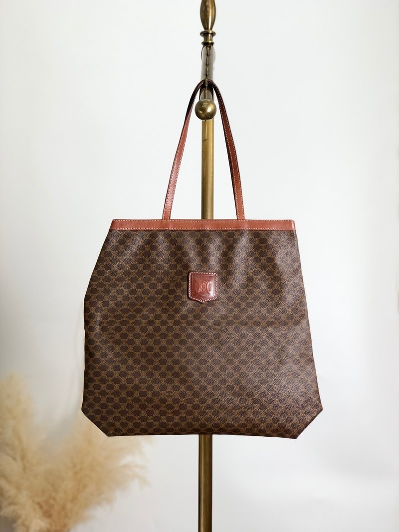 【 日本直送　名牌中古包 】CELINE セリーヌ マカダム トートバッグ ブラウン ブラゾン型押し PVCレザー vintage ヴィンテージ 5ivy2t - 手提包/手提袋 - 防水材質 咖啡色