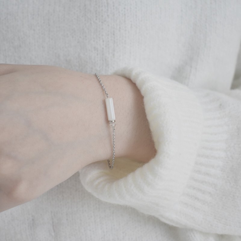 ZHU. Handmade Bracelet | White Cat Eye (Stainless Steel / Christmas Gift / Sister / Austrian Crystal) - สร้อยข้อมือ - สแตนเลส สีเงิน