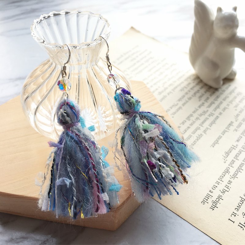 Starry sky purple hand-spun thread tassel crystal earrings sterling silver Swarovski - ต่างหู - ขนแกะ สีม่วง