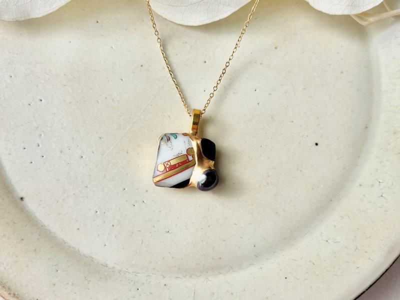 有田焼　金継ぎ　ネックレス　サージカルステンレスチェーン　アレルギー対応　18K　和柄　オプシディアン　淡水パール　天然石　伝統工芸　No.405 - ネックレス - 陶器 ホワイト