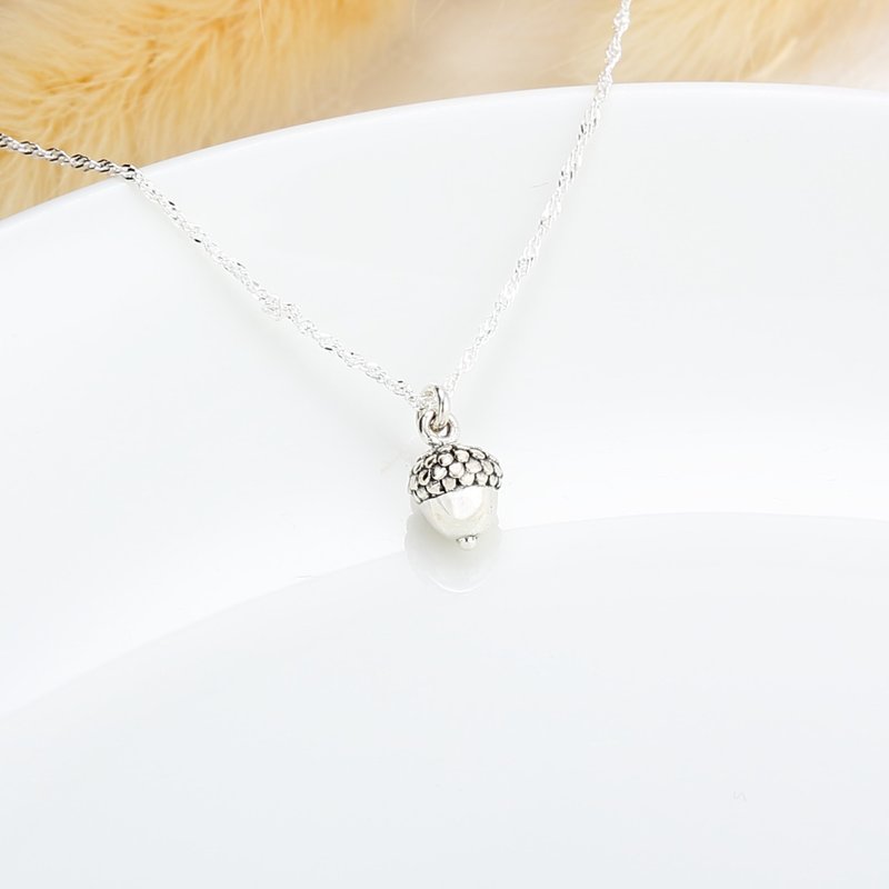 【Angel & Me】Small Forest Acorn s925 sterling silver necklace Christmas gift - สร้อยคอ - เงินแท้ สีเงิน