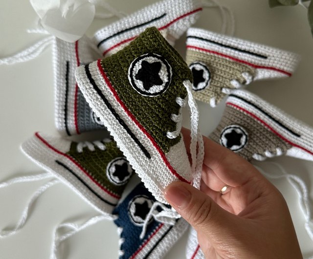 Infant booties converse deals