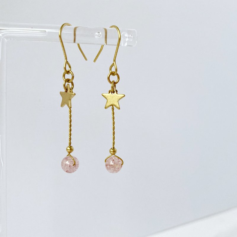 meteor. Natural Strawberry Crystal Bronze Earhook Handmade Earrings Peach Blossom Nobility Healing - ต่างหู - ทองแดงทองเหลือง สีแดง