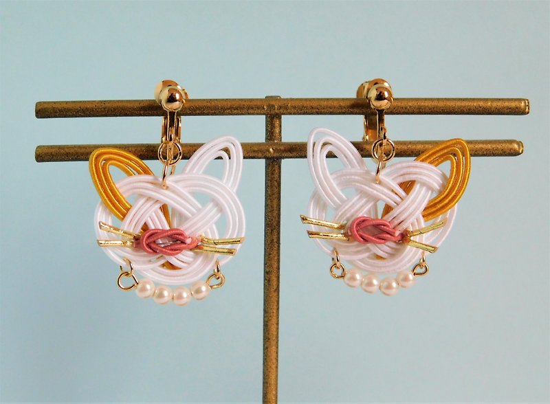 Mizuhiki calico cat earring ear color yellow Brown pierced earrings/ Clip-On - Earrings & Clip-ons - Silk Orange