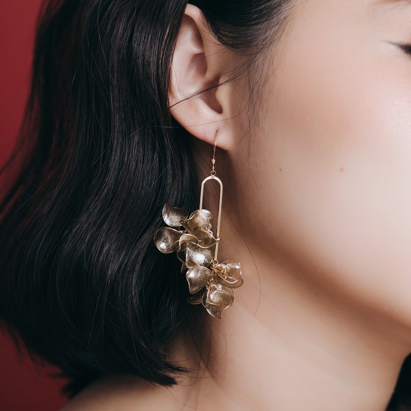 [Bubble-Champagne Gold] Dangle Earrings | Crystal Flower Jewelry - ต่างหู - เรซิน สีทอง